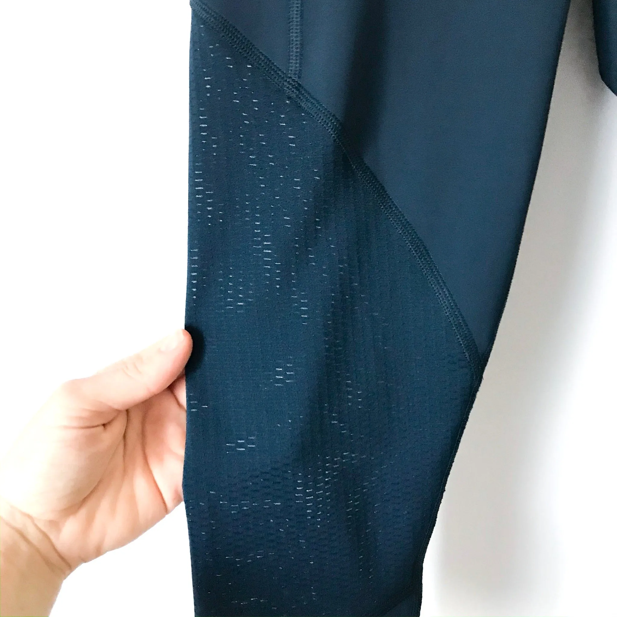 Athleta Blue Crop Leggings with Vents- Size S (Inseam 19.5")