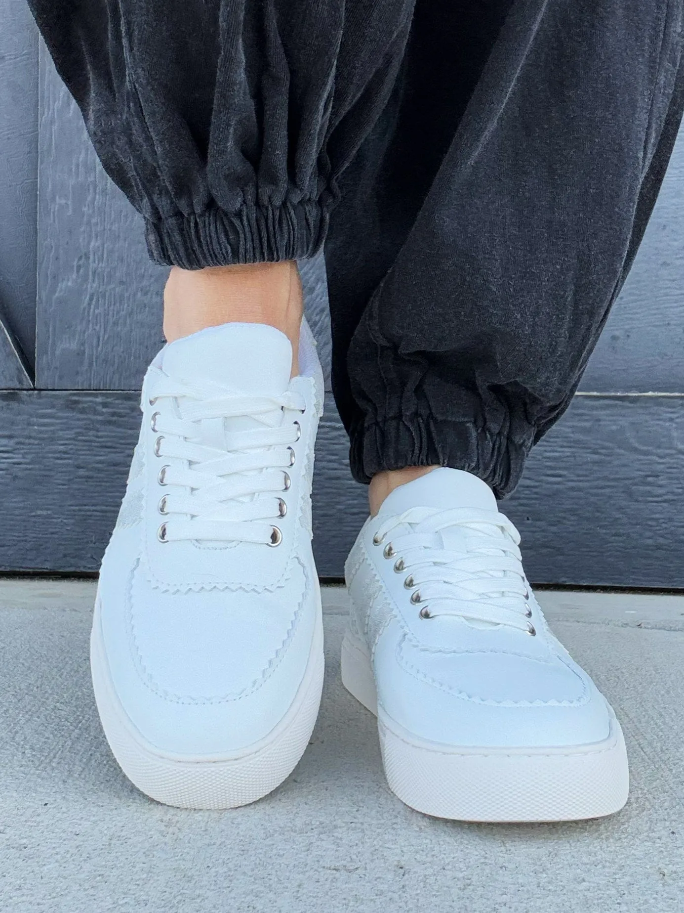 Corkys Rizz Sneakers In White