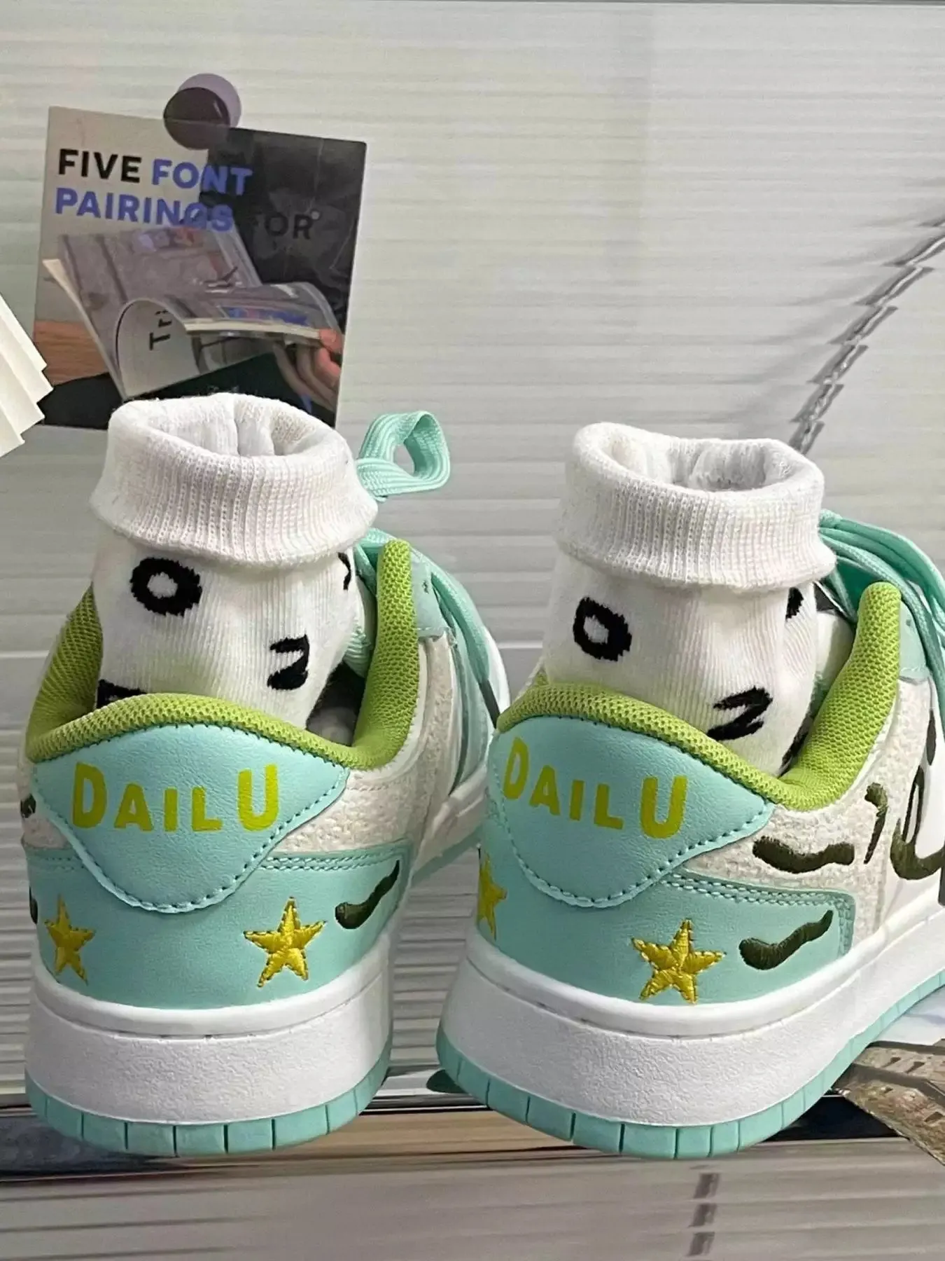 Niceprimes  Smiley Skateboarding Shoes