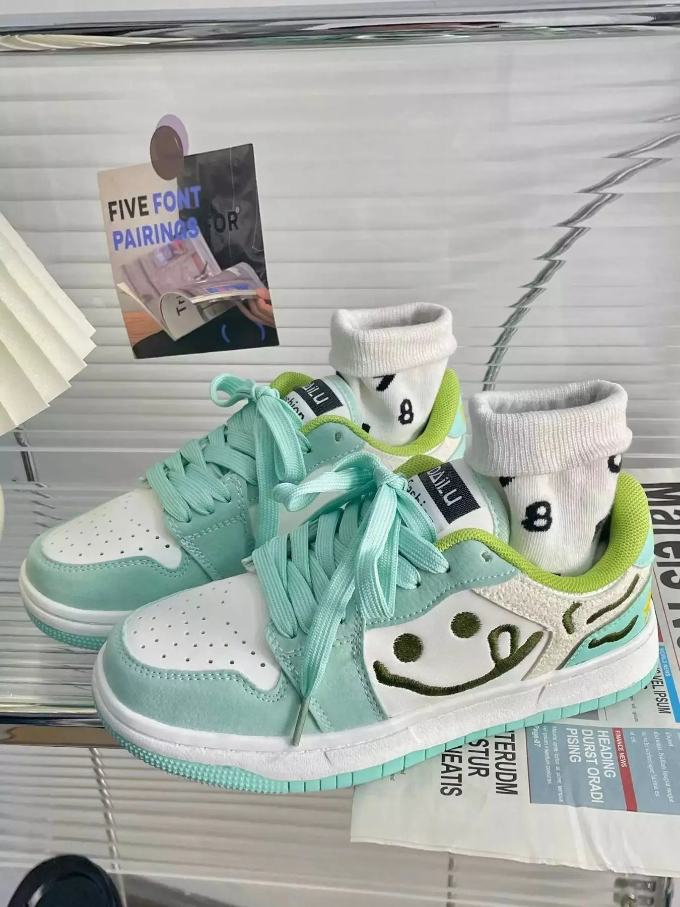 Niceprimes  Smiley Skateboarding Shoes
