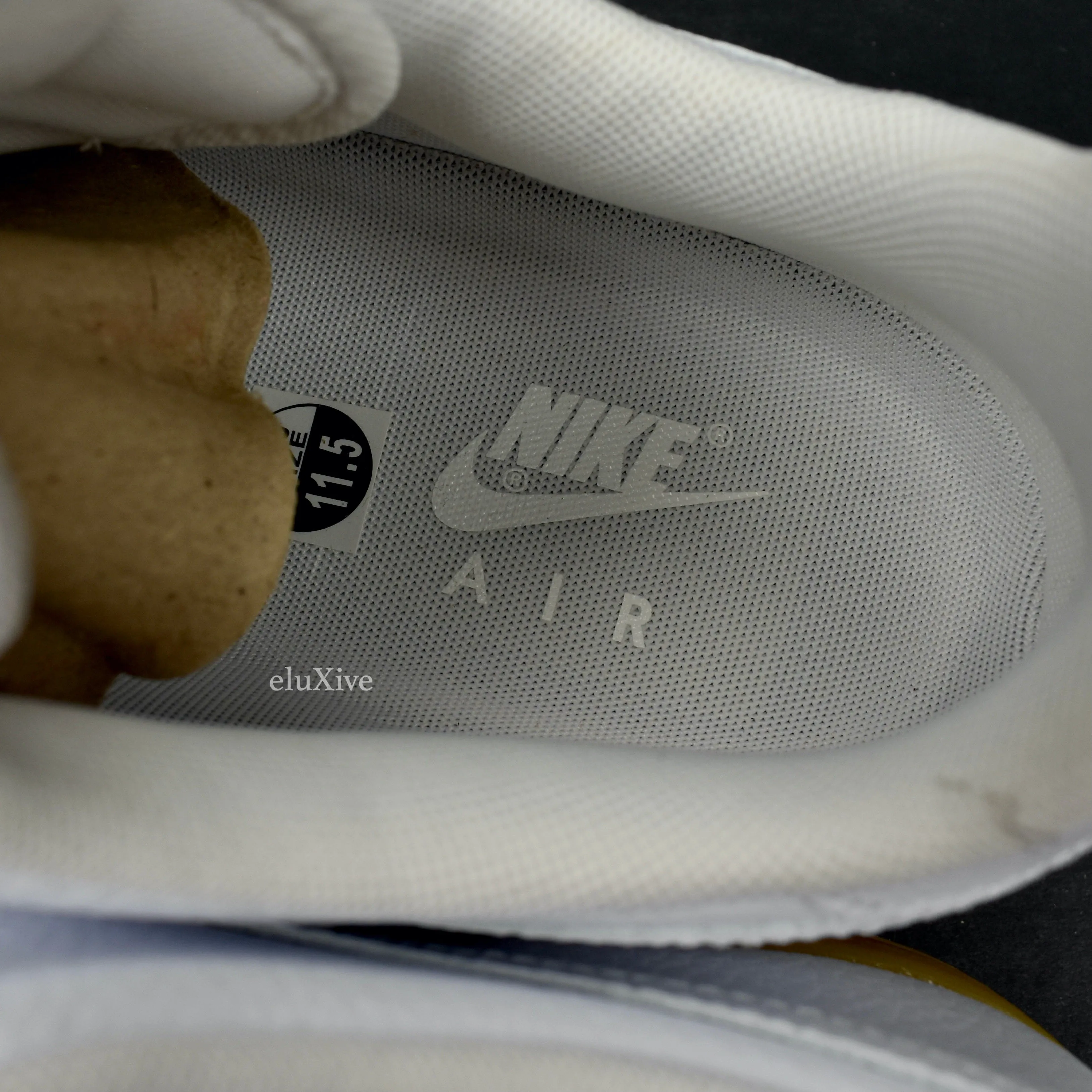 Nike - Air Force 1 Low Pebbled Leather (White/Gum)
