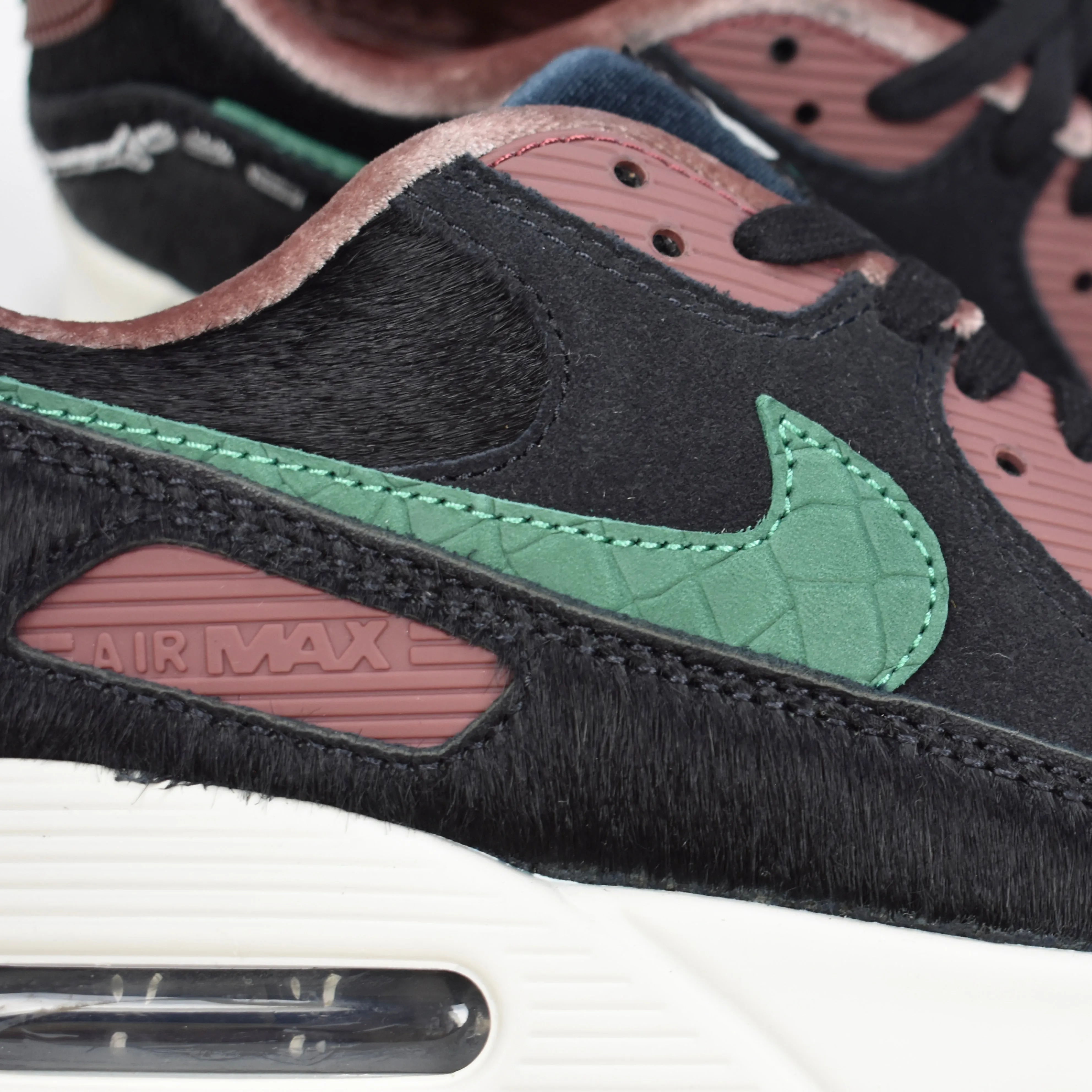 Nike - Air Max 90 SE "Siempre Familia'