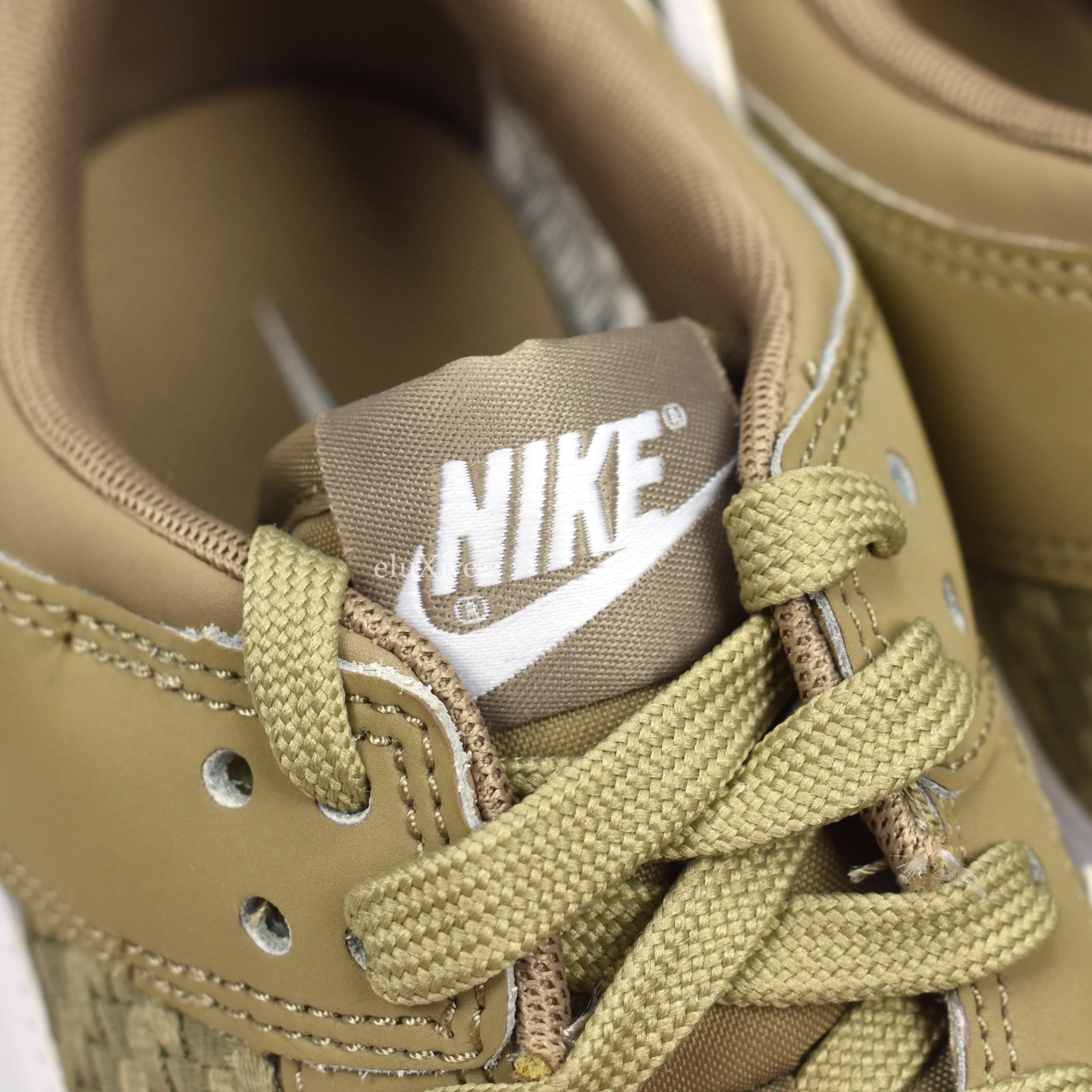 Nike - Dunk Low Woven (Khaki/White)