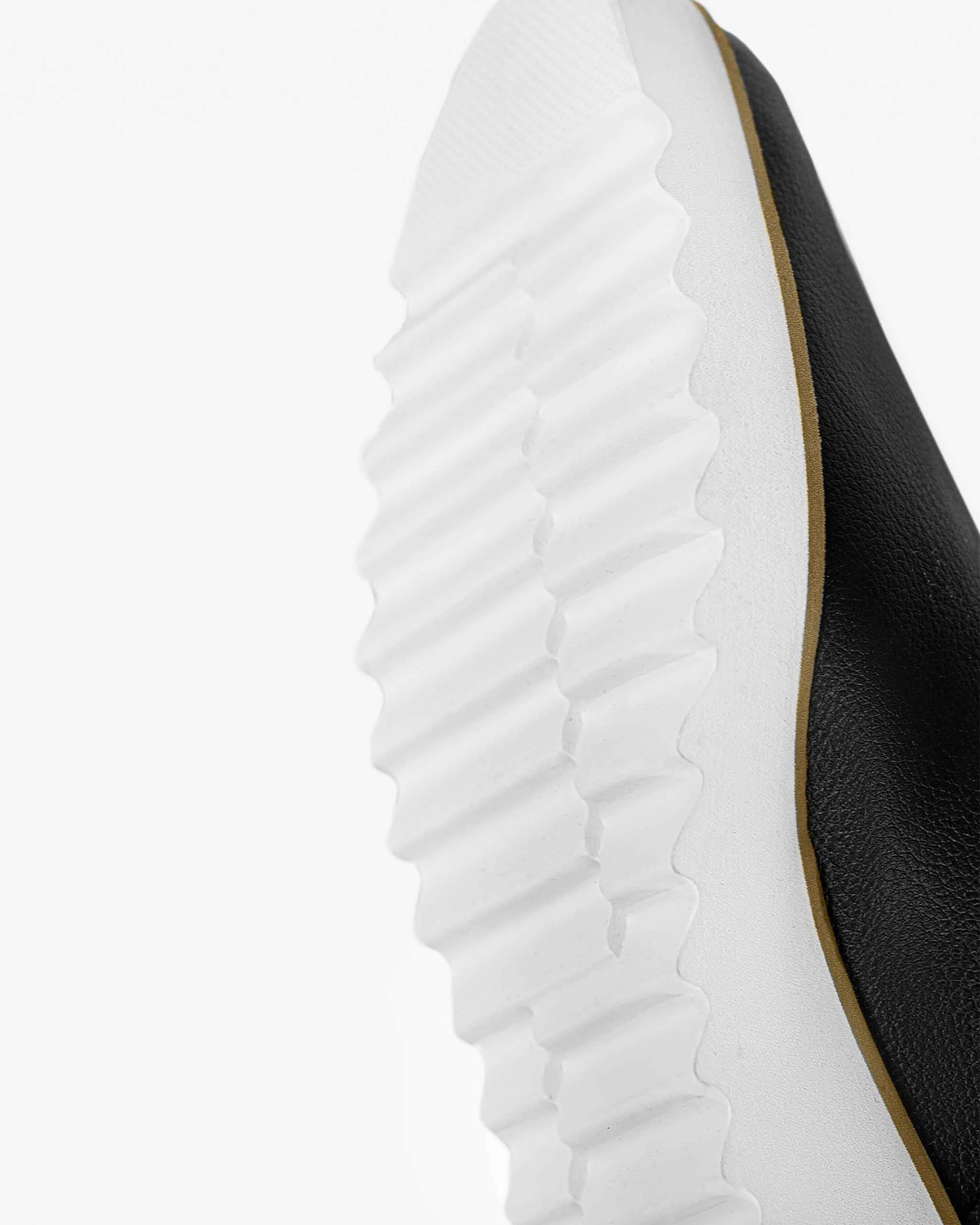 Oxford Street Apple Sneakers Black