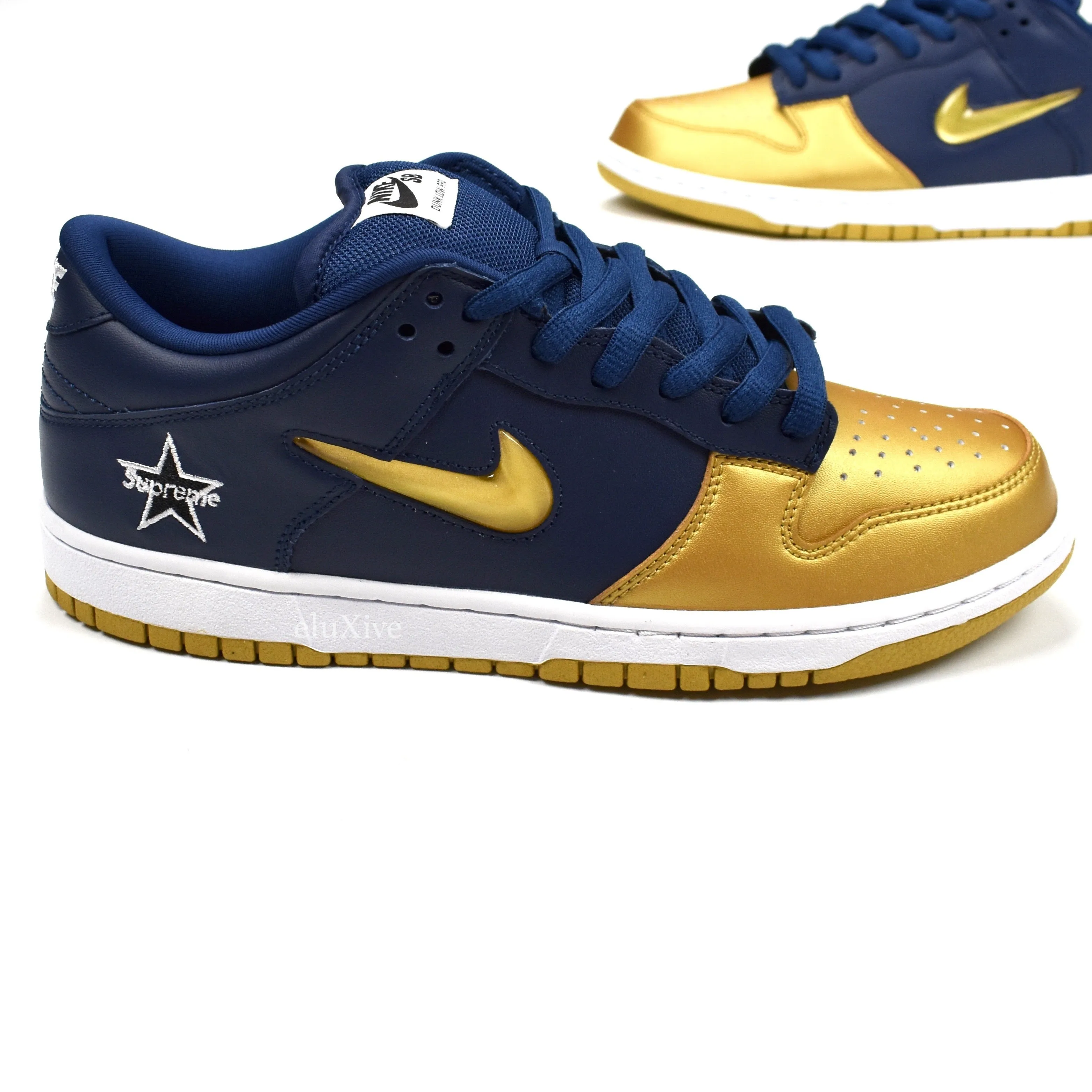 Supreme x Nike - SB Dunk Low OG QS (Navy/Gold)