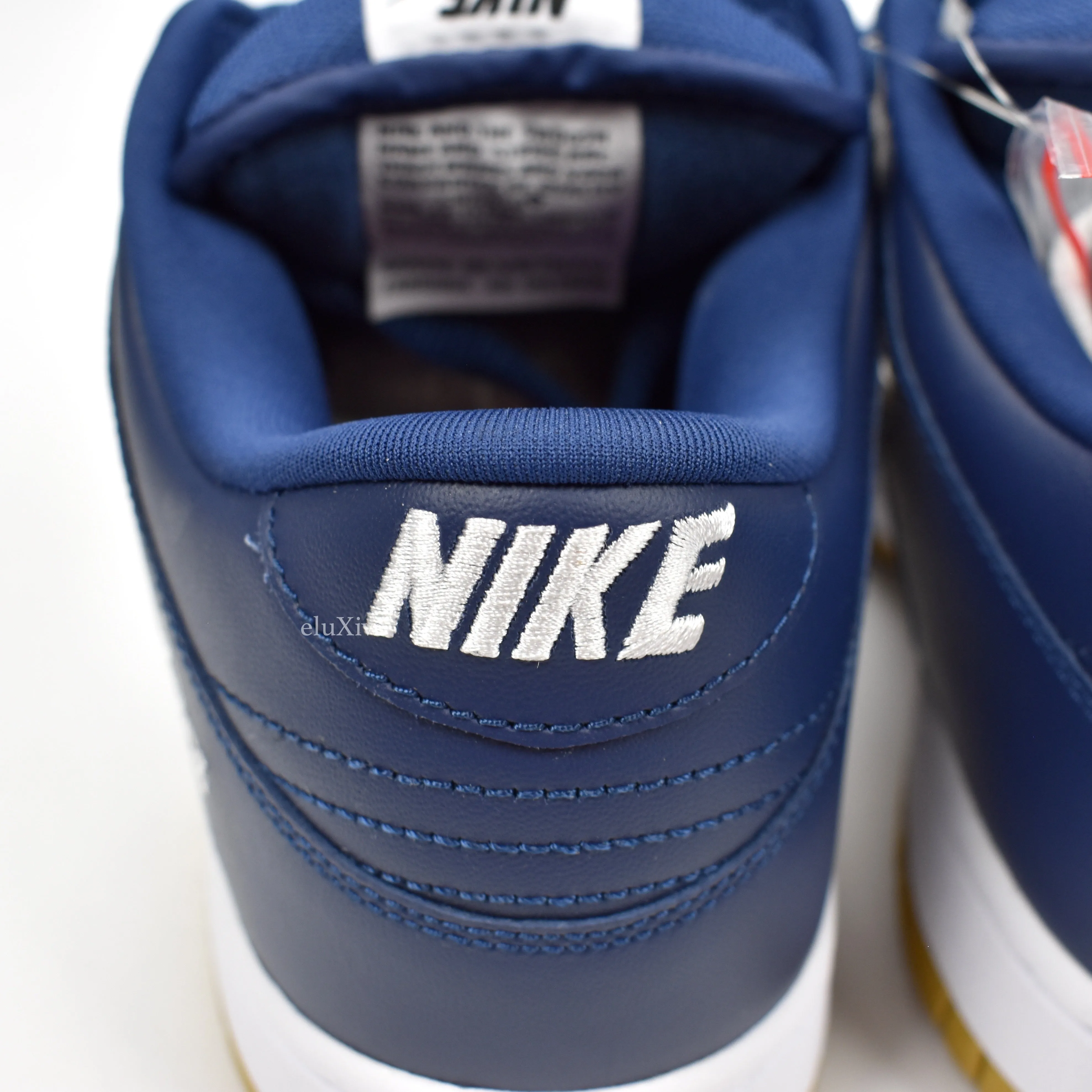 Supreme x Nike - SB Dunk Low OG QS (Navy/Gold)