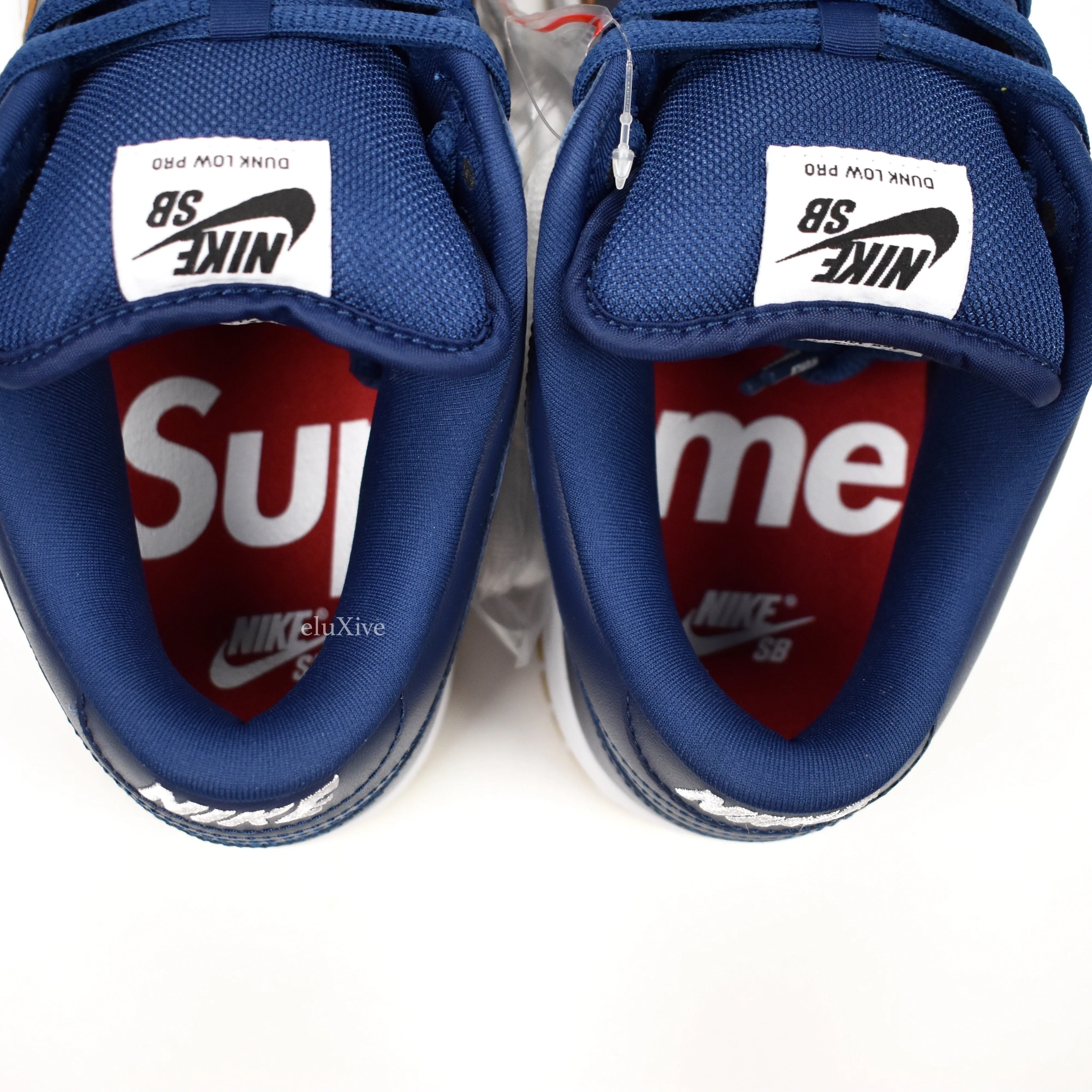 Supreme x Nike - SB Dunk Low OG QS (Navy/Gold)