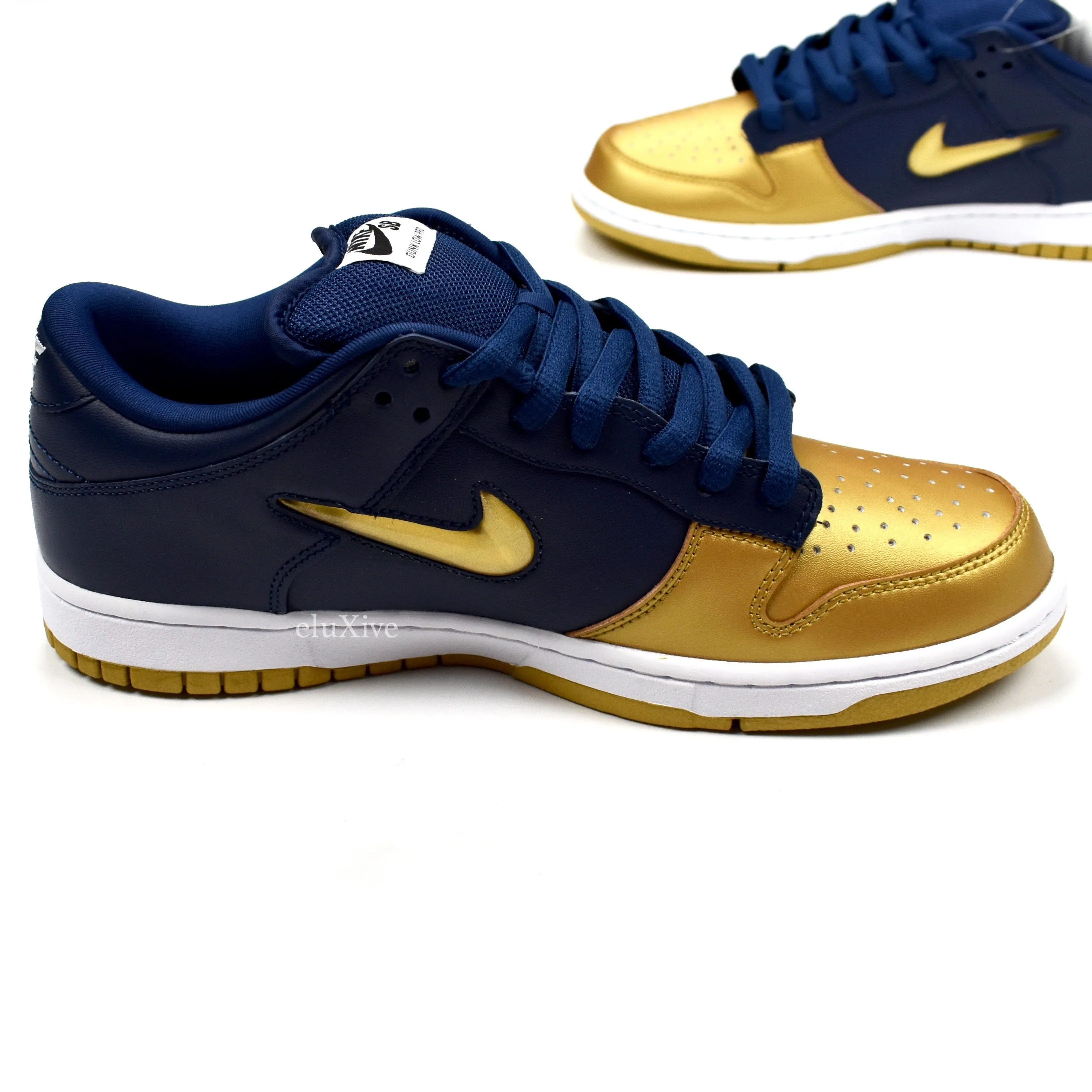 Supreme x Nike - SB Dunk Low OG QS (Navy/Gold)