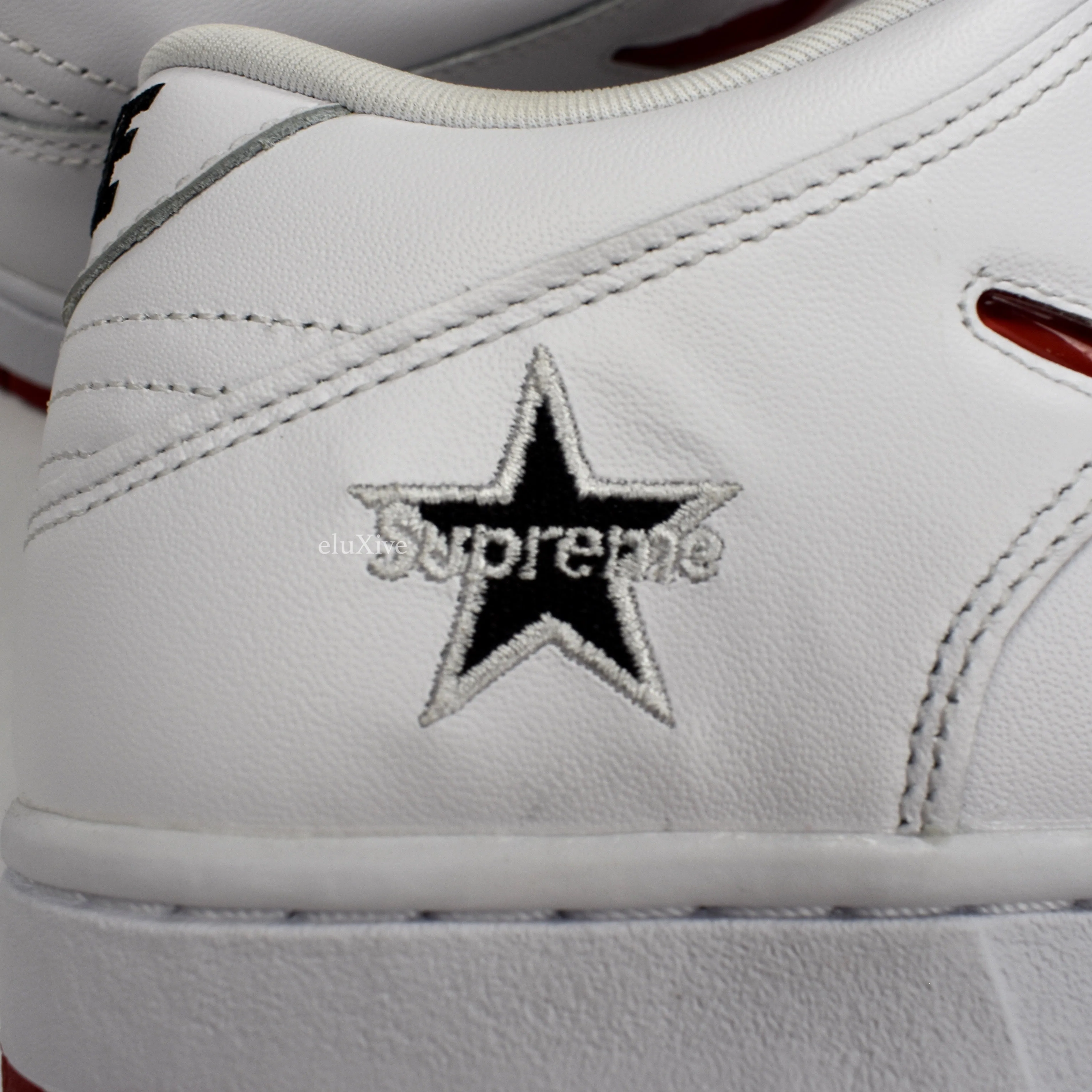 Supreme x Nike - SB Dunk Low OG QS (White/Red)